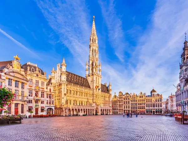 emerveillez_vous_devant_la_grand_place_de_bruxelles.webp
